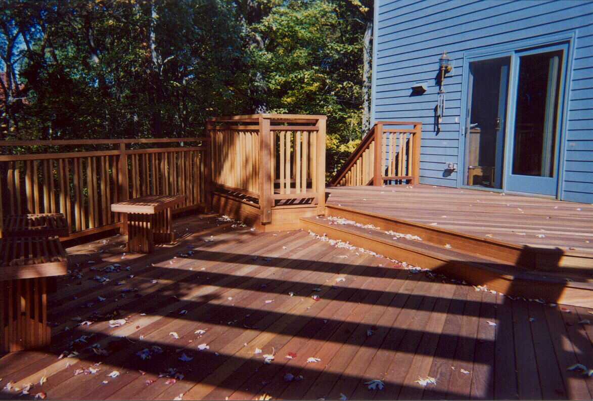 Mult-level with Pergolas, double rails, real nice steps and benchwork.