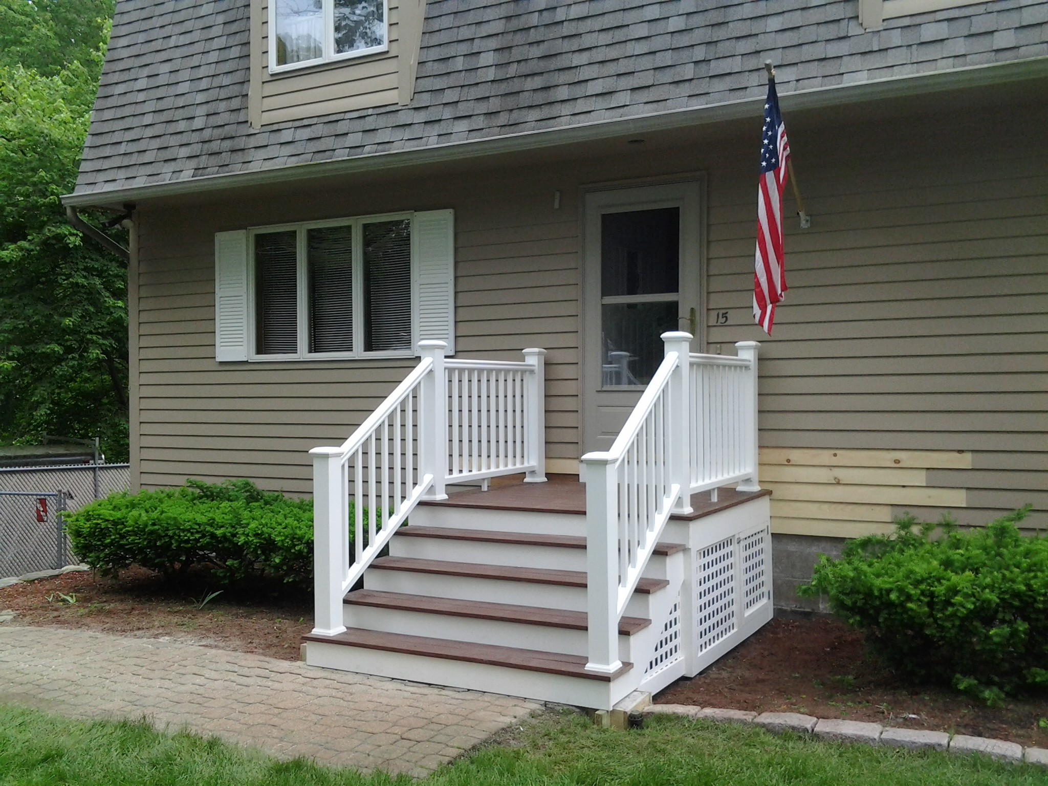 Low Maitenance Front Entry in Salem