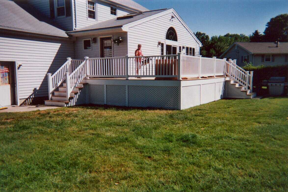 Mahogany with vinyl rails, benchwork, and planters
