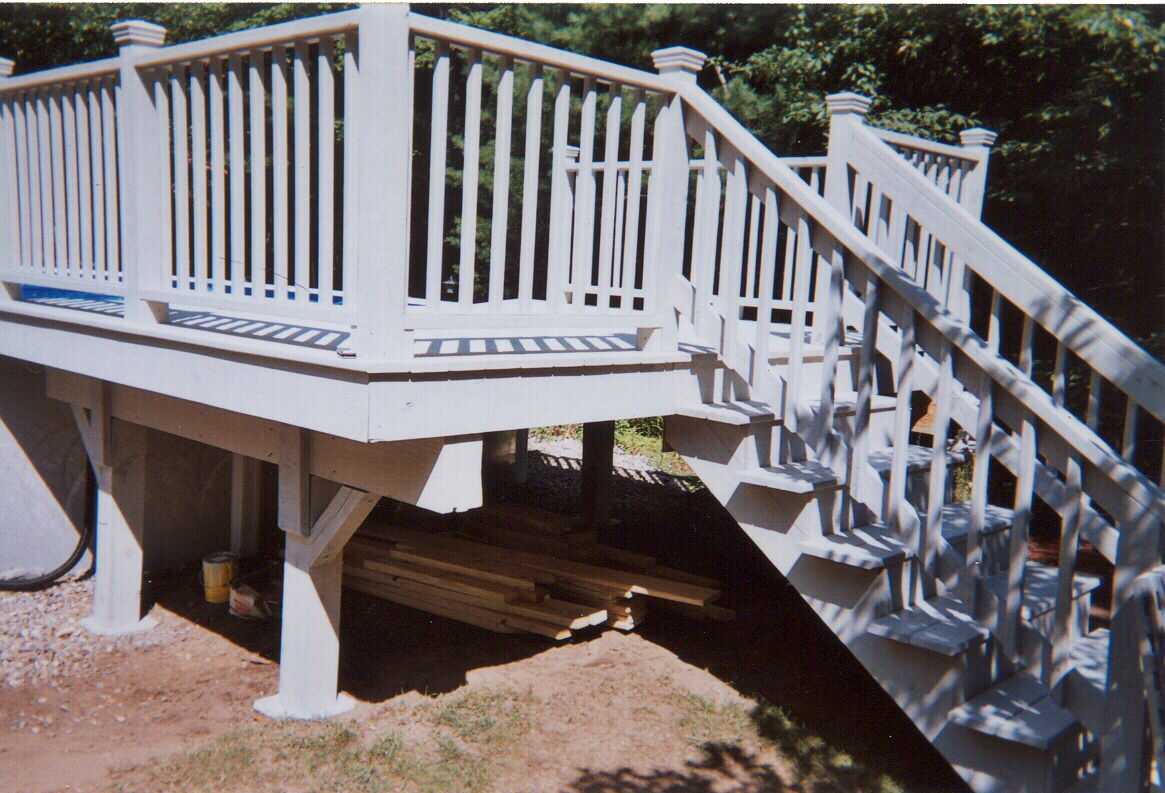 Above-Ground Pool Deck