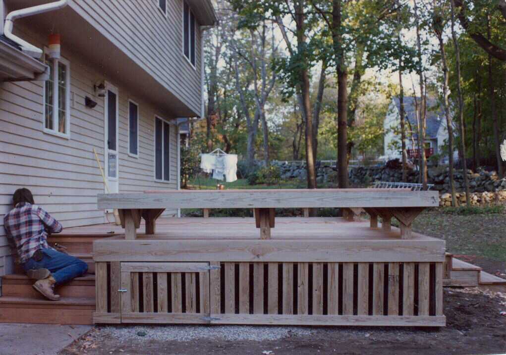 Low-level cedar with benchword